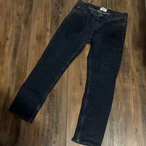 DENIZEN Levi’s 33x30 dark wash